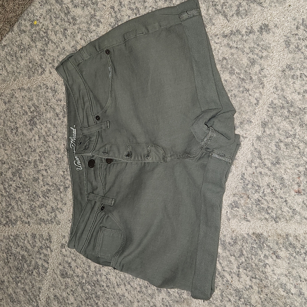 Green cuffed shorts